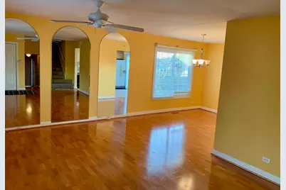 156 Brookside Drive, Glendale Heights, IL 60139 - Photo 3