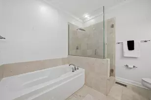 845 N May St, Chicago, IL 60642 - Photo 17