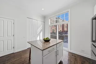 845 N May St, Chicago, IL 60642 - Photo 11