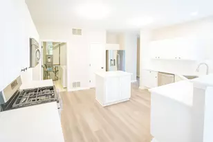 1037 Park Hill Cir, Aurora, IL 60502 - Photo 3