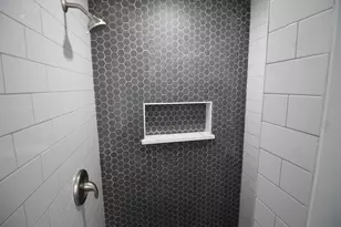 10030 S Luella Ave, Chicago, IL 60617 - Photo 13