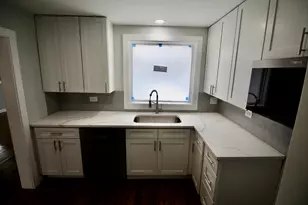 10030 S Luella Ave, Chicago, IL 60617 - Photo 9