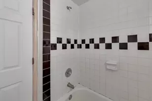 1423 W Cortez St, Chicago, IL 60642 - Photo 23