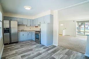 307 Hill Ave, North Aurora, IL 60542 - Photo 3