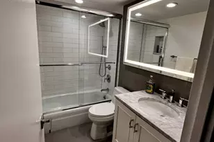 175 E Delaware Pl, Chicago, IL 60611 - Photo 13