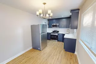 1021 W Vermont Ave, Chicago, IL 60827 - Photo 7