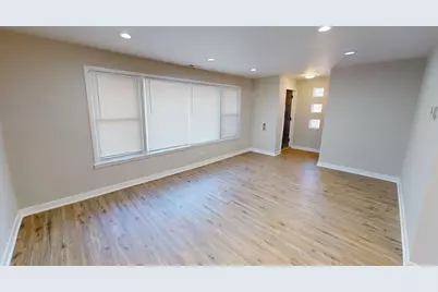 1021 W Vermont Avenue, Chicago, IL 60827 - Photo 5