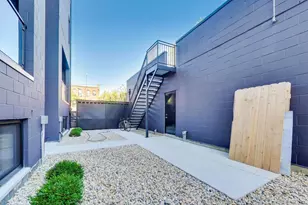 2456 W Cortez St, Chicago, IL 60622 - Photo 29