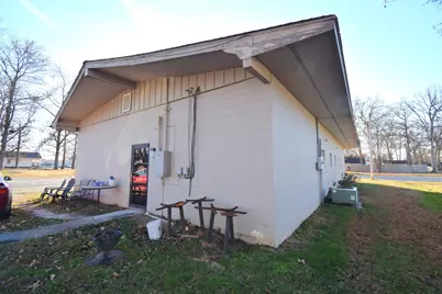 502 W Franklin Avenue, Sesser, IL 62884 - Photo 9