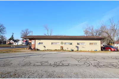 502 W Franklin Avenue, Sesser, IL 62884 - Photo 5
