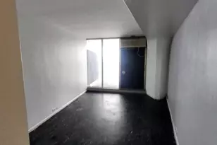 300 N State St, Chicago, IL 60654 - Photo 9