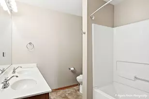 327 S Litchfield Dr, Round Lake, IL 60073 - Photo 17