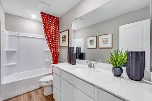 423 Red Oak Cir, Volo, IL 60020 - Photo 15