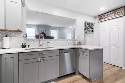 986 Four Seasons Boulevard, Aurora, IL 60504 - Photo 5