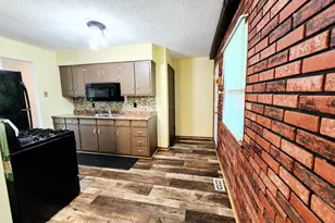 22526 Jeffrey Ave, Sauk Village, IL 60411 - Photo 11