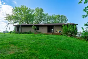 1005 Autumn Ct, Davis, IL 61019 - Photo 39