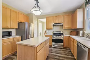 4811 Princeton Ln, Lake in the Hills, IL 60156 - Photo 5