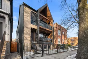 3754 N Claremont Ave, Chicago, IL 60618 - Photo 3