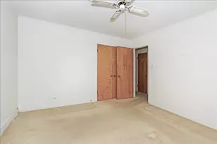 1162 W Grant Dr, Des Plaines, IL 60016 - Photo 15