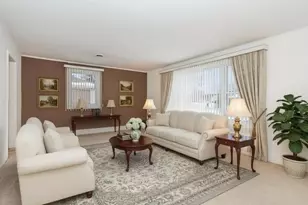 1162 W Grant Dr, Des Plaines, IL 60016 - Photo 3