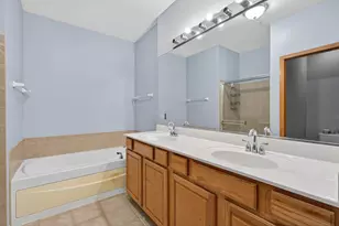 1034 Orchard Pond Ct, Lake Zurich, IL 60047 - Photo 19