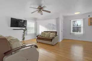 8239 N New England Ave, Niles, IL 60714 - Photo 3