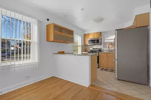 8239 N New England Ave, Niles, IL 60714 - Photo 5