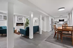 159 W Burton Pl, Chicago, IL 60610 - Photo 13