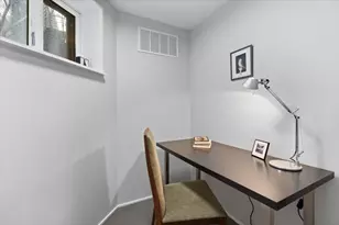 159 W Burton Pl, Chicago, IL 60610 - Photo 25