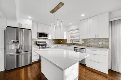 5817 Crain Street, Morton Grove, IL 60053 - Photo 9