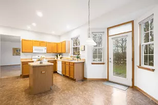 121 Enfield Ln, Grayslake, IL 60030 - Photo 7