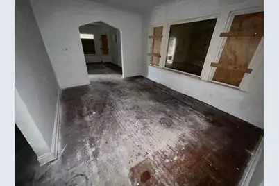 10453 S Indiana Avenue, Chicago, IL 60628 - Photo 3