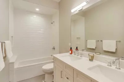 4135 N Kenmore Avenue #1S, Chicago, IL 60613 - Photo 23