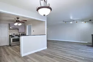 236 Deerpath Ct, Schaumburg, IL 60193 - Photo 5