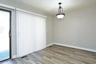 236 Deerpath Ct, Schaumburg, IL 60193 - Photo 7