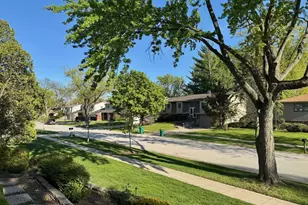416 Trinity Ct, Buffalo Grove, IL 60089 - Photo 35