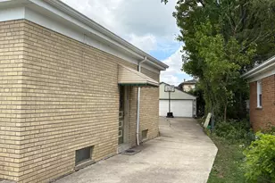 11138 Shaw St, Westchester, IL 60154 - Photo 3