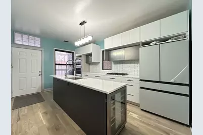 3245 N Lakewood Avenue #2, Chicago, IL 60657 - Photo 3