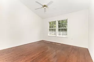 628 Belmont Ln, Carol Stream, IL 60188 - Photo 9