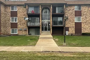 1025 Higgins Quarters Dr, Hoffman Estates, IL 60169 - Photo 1