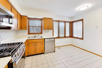 4053 Cumnor Road, Downers Grove, IL 60515 - Photo 5