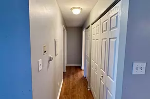 1075 Higgins Quarters Dr, Hoffman Estates, IL 60169 - Photo 9