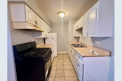 1075 Higgins Quarters Drive #3-208, Hoffman Estates, IL 60169 - Photo 5