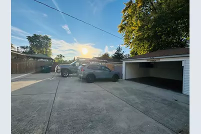 670 Lakeview Lane, Hoffman Estates, IL 60169 - Photo 21