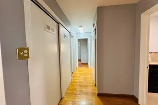 670 Lakeview Ln, Hoffman Estates, IL 60169 - Photo 9