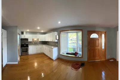 670 Lakeview Lane, Hoffman Estates, IL 60169 - Photo 5