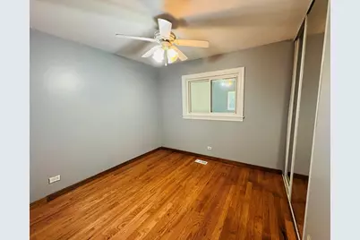 670 Lakeview Lane, Hoffman Estates, IL 60169 - Photo 11