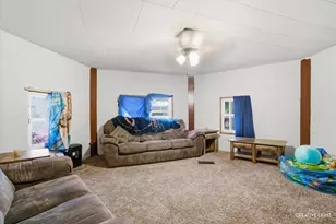 115 Cedar St, Sandwich, IL 60548 - Photo 3