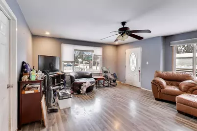 4910 Parkview Drive, McCullom Lake, IL 60050 - Photo 7