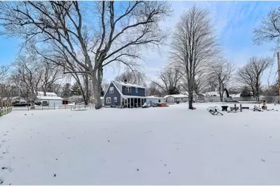 4910 Parkview Drive, McCullom Lake, IL 60050 - Photo 5